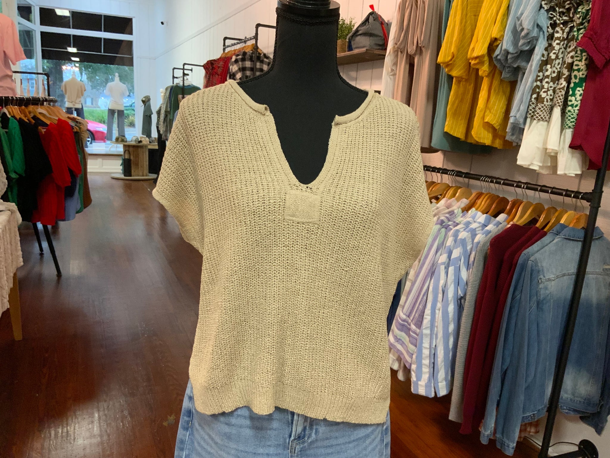 Blu Pepper Split Neck Short Sleeve Knit Pullover