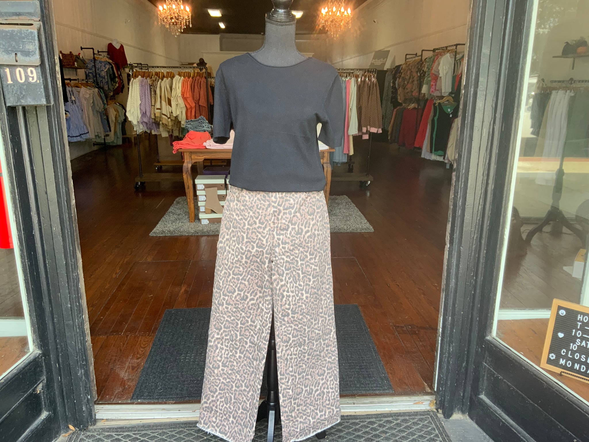 Shying Fashion Leopard Frayed Edge Wide Leg High Waist Jeans